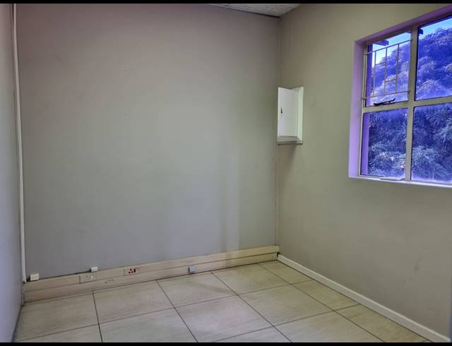 92M² OFFICE TO LET IN SONHEUWEL